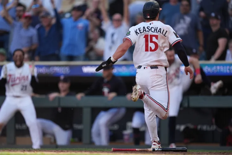 Twins top Yankees 5-4 in 13 innings